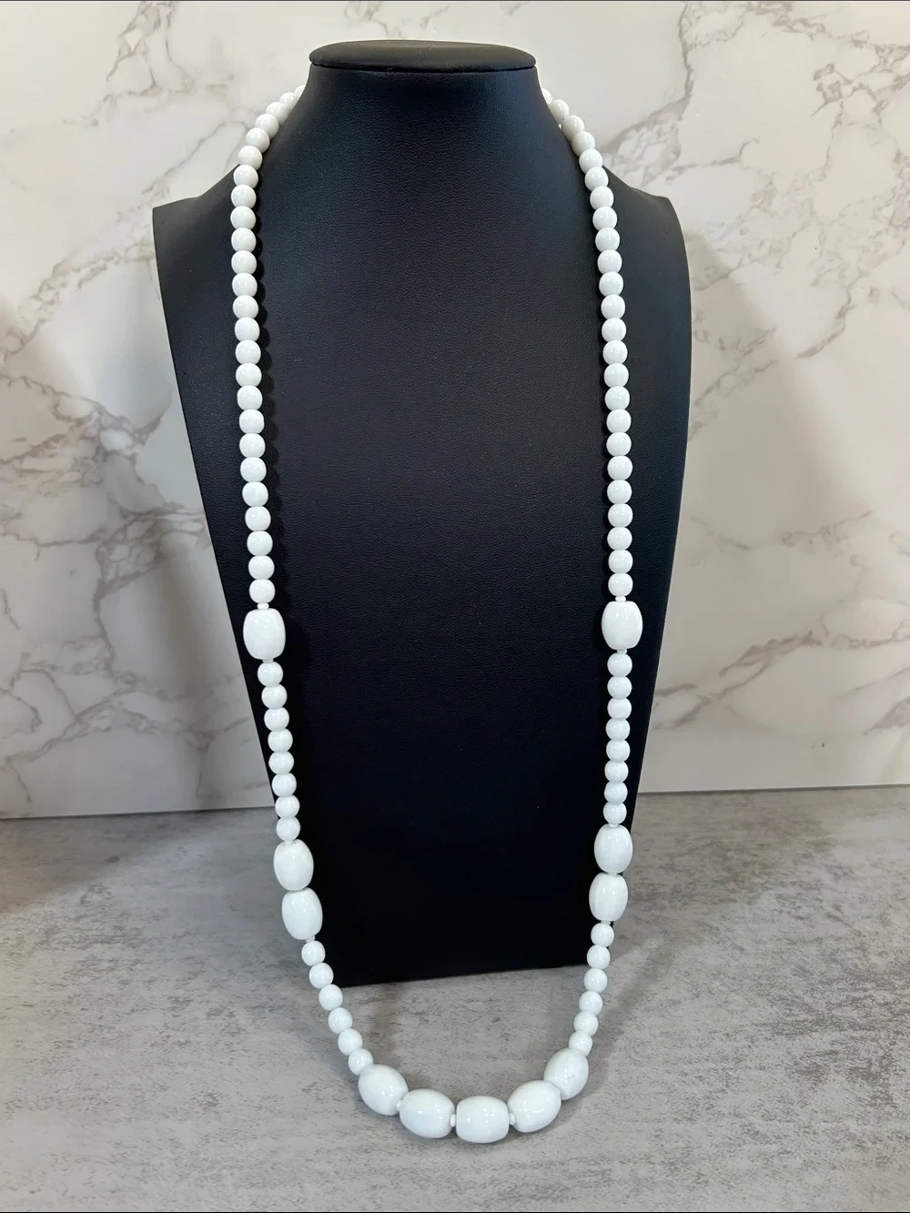 Gorgeous Vintage Milk Glass Necklace - Women Jewelry